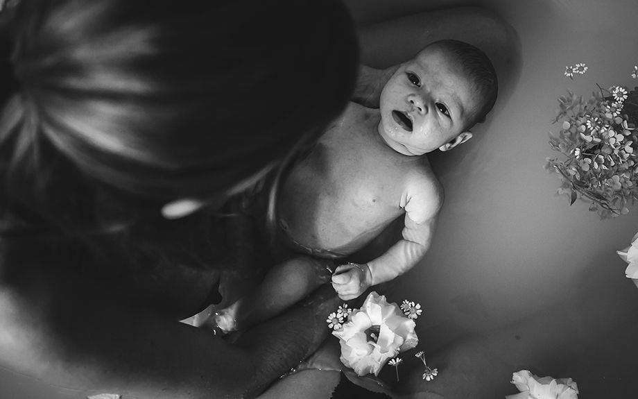 Bad mit Baby, Wochenbettfotos, Wochenbettreportage